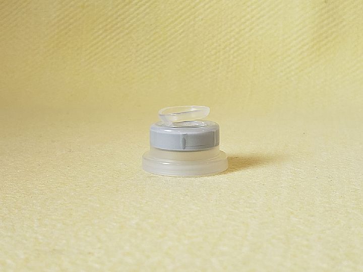 塑料輸液容器用聚丙烯組合蓋（拉環式）